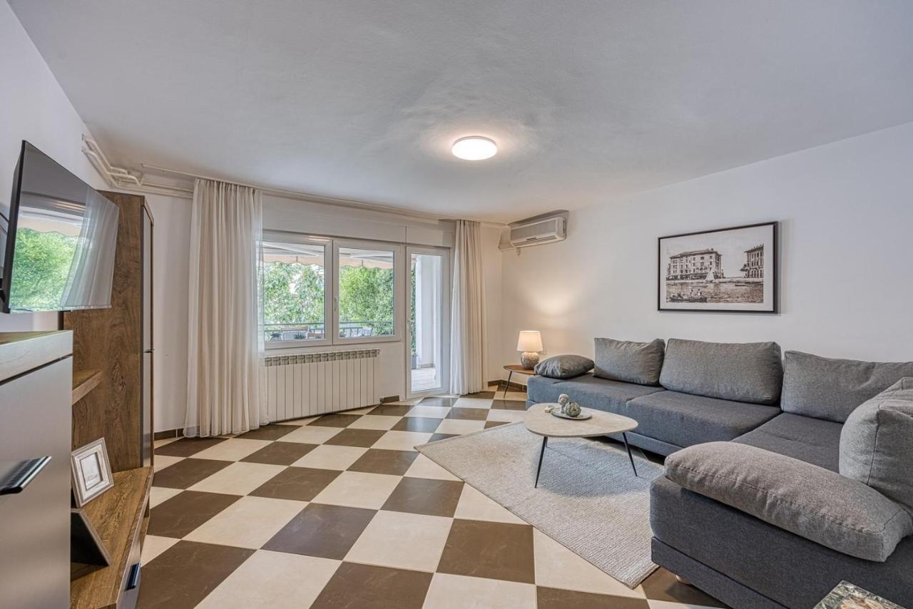 Apartments Claudio Poreč Eksteriør billede